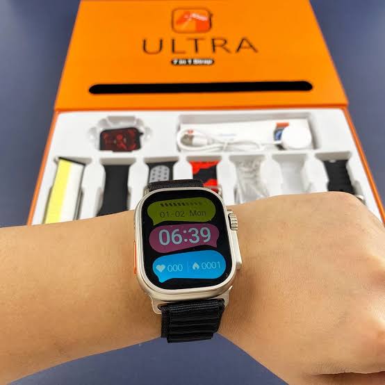7 in 1 Smartwatch with Premium Straps