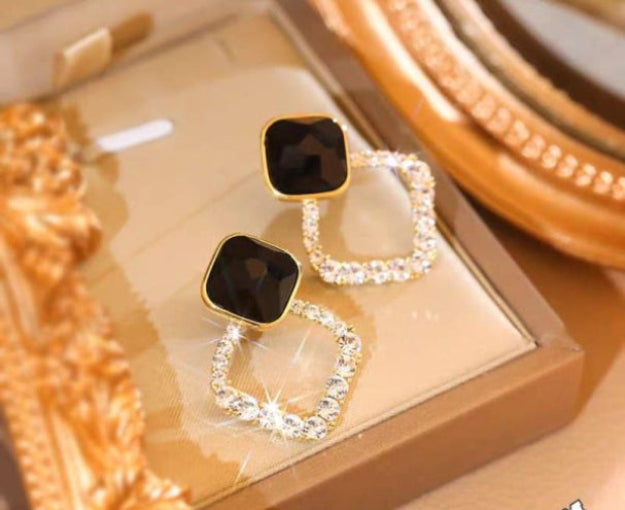 Elegant Korean Black Rhombus Earrings