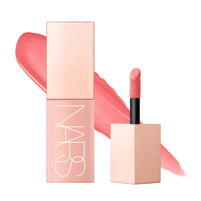 Radiant Liquid Blush gives natural hydrated glow