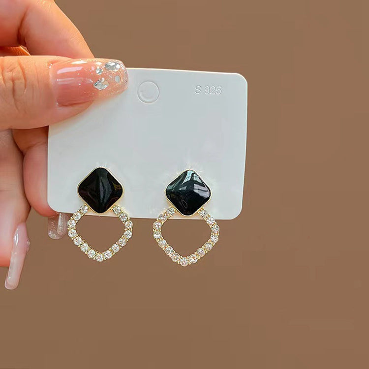 Stylish Crystal Black Earrings for Gifts